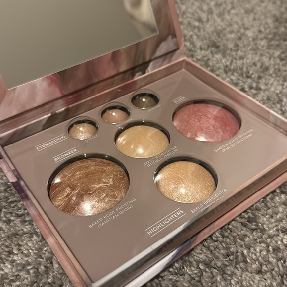 NWT Laura Geller baked full face basics palette - Picture 11 of 11